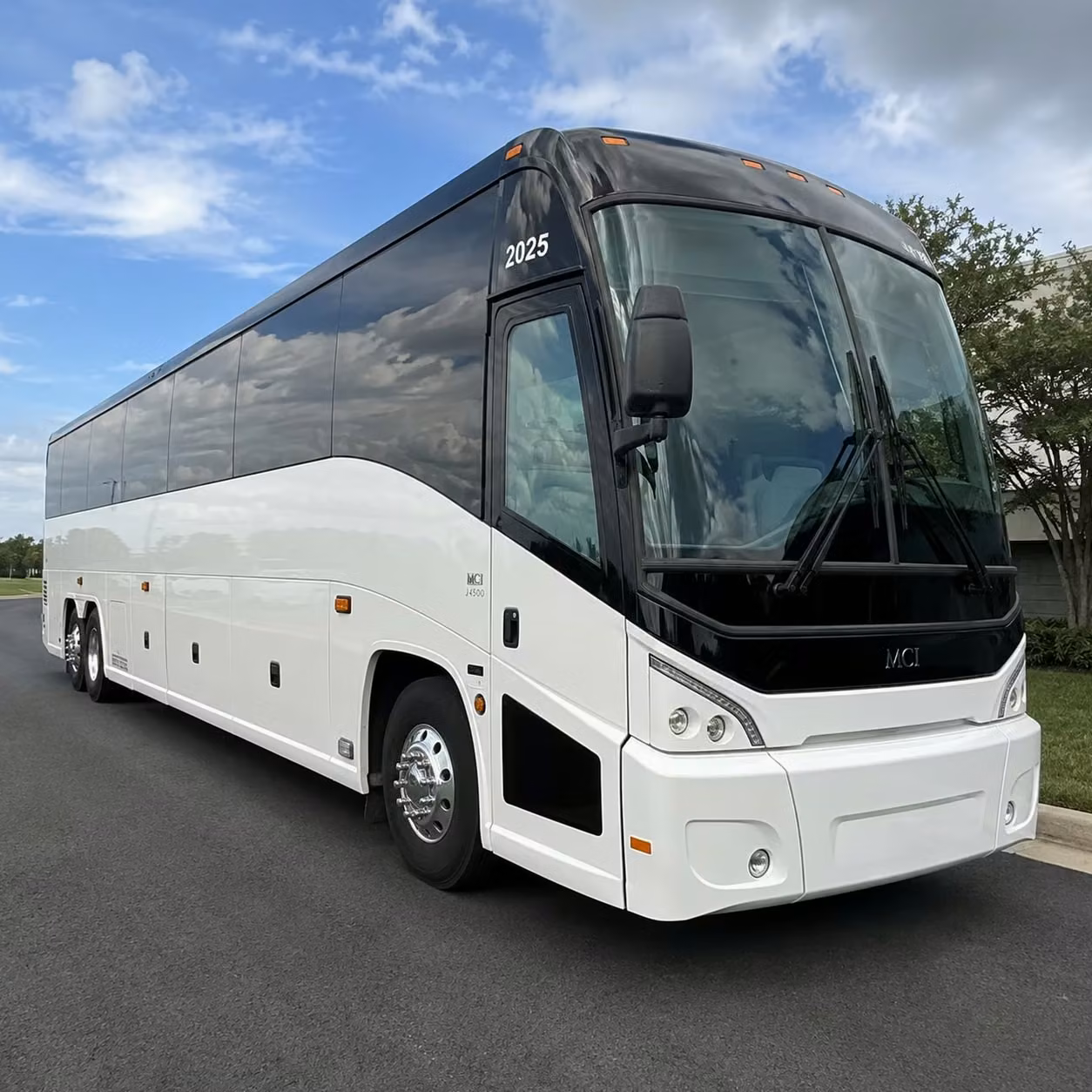 pasadena charter bus rental fleet